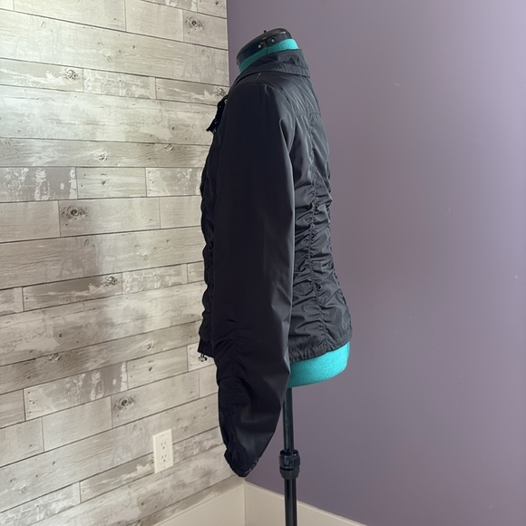 VIA SPIGA Women's Black Light Jacket with Ruching - Picture 3 of 12